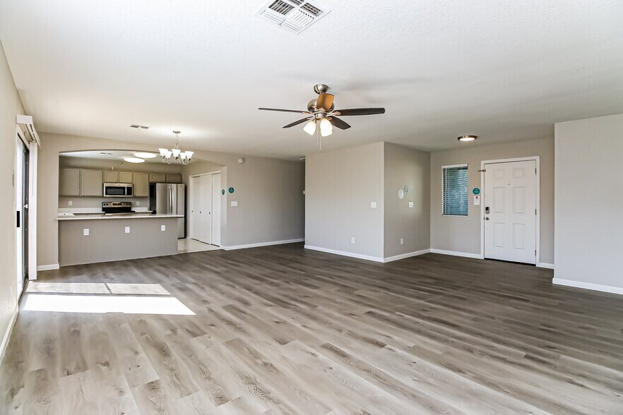 Building Photo - 4537 N 87th Ave