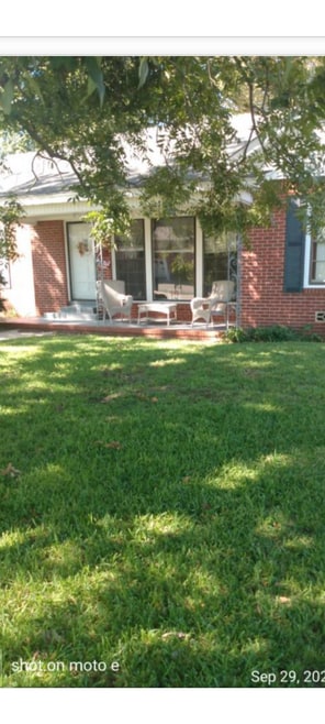 Building Photo - 30 N Trinity St