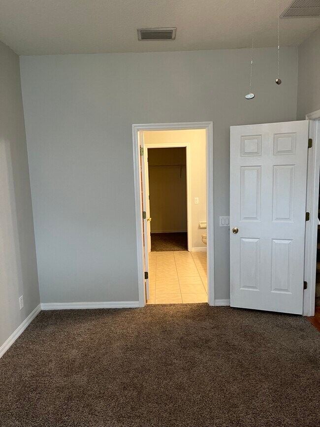 master bedroom 1 - 1018 Bella Vista Dr NE