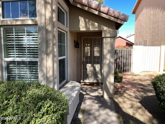 Building Photo - 4034 E Chaparosa Way