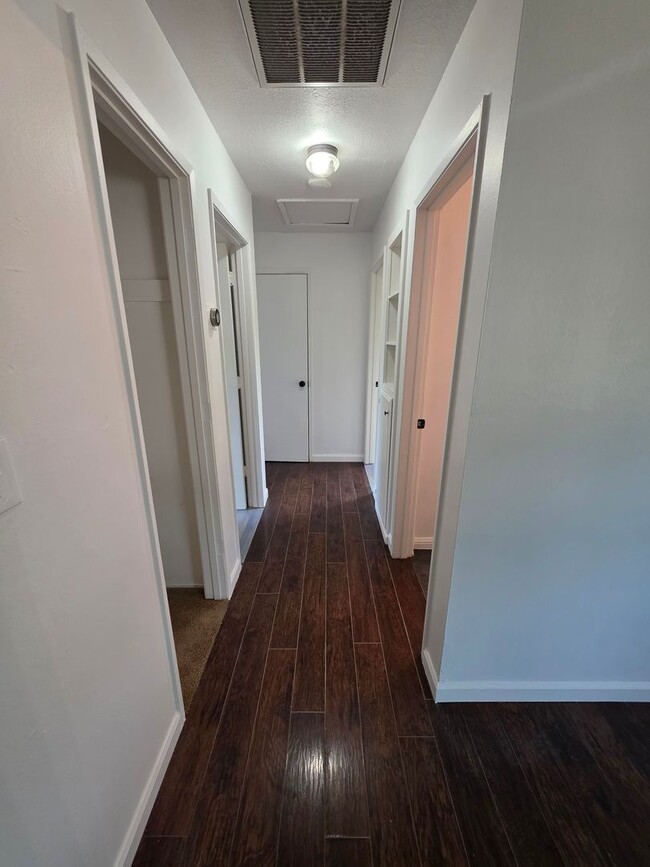 Building Photo - 3 BED/1 BATH LOCATED IN REDDING, CA