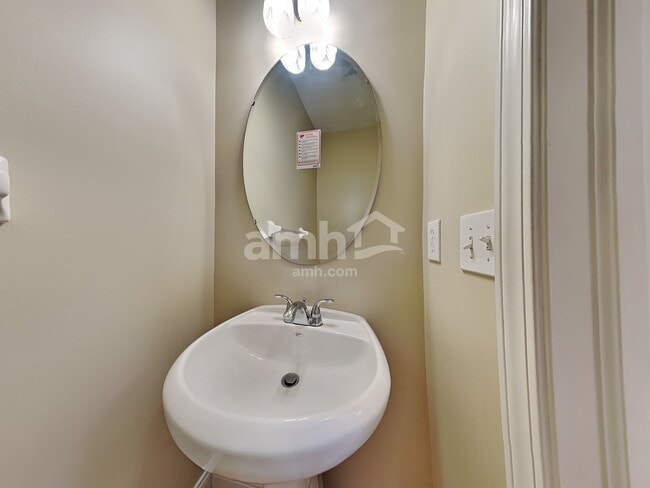 Building Photo - 4455 Hackberry Ct