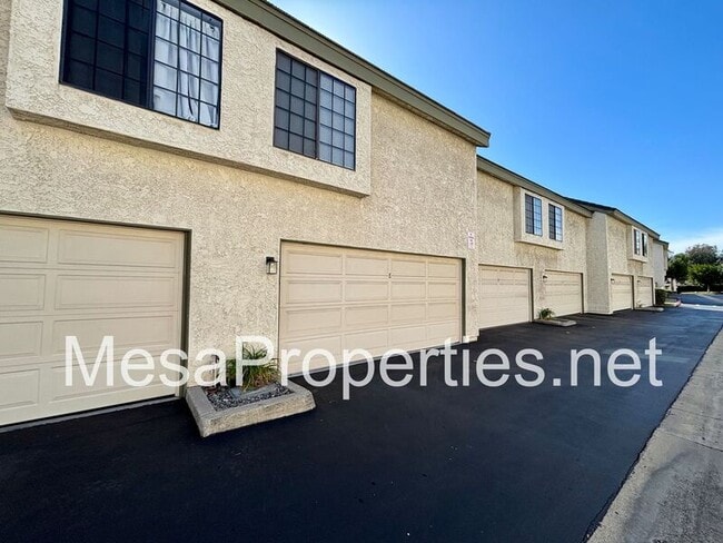 Building Photo - 932 W Arrow Hwy