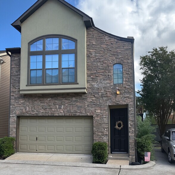 Building Photo - 1387 Studer St