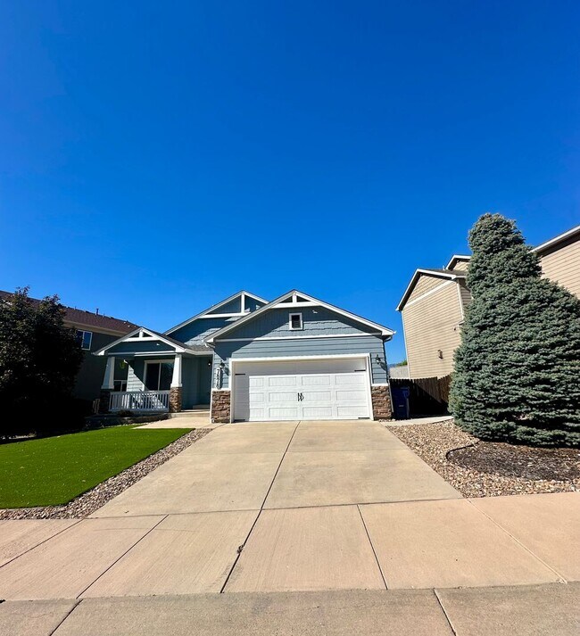 Building Photo - BEAUTIFUL 4BD HOME in MESA RIDGE with MOUN...