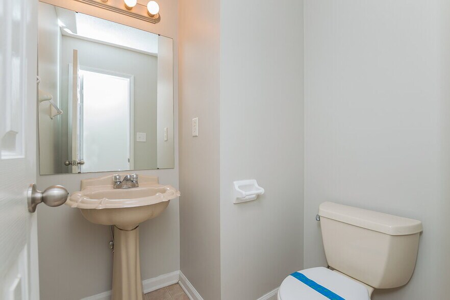 Building Photo - 1120 Green Fern Cove