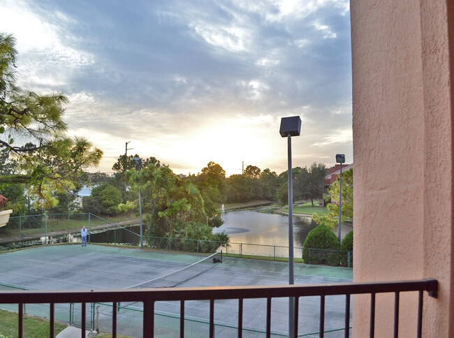 Building Photo - 1 Bedroom 1 Bathroom condo in luxury gated community