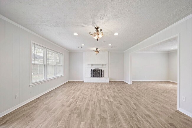 Building Photo - Gorgeous 4 bed/2.5 bath two story home in ...