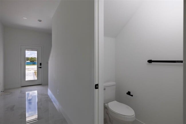 Building Photo - 2005 BARROSO St