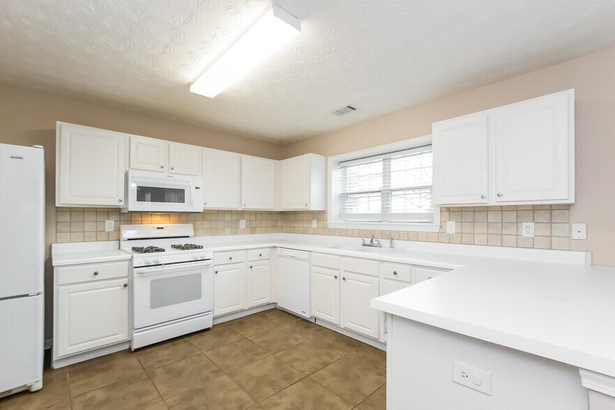 Building Photo - 1675 Berrywood Way