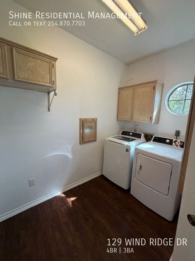 Building Photo - 129 Wind Ridge Dr