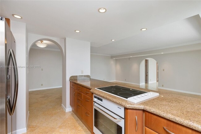 Building Photo - 2715 N Ocean Blvd