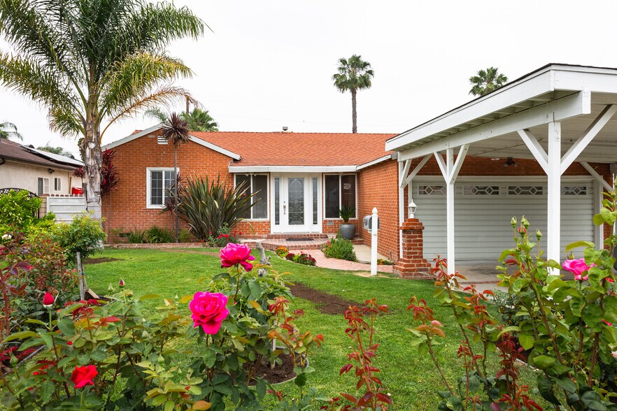 Primary Photo - 12737 Hatteras Street