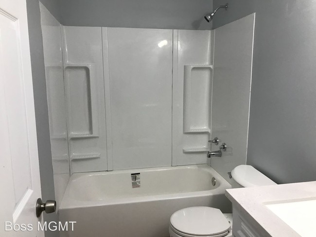Building Photo - 3 br, 1.5 bath House - 6970 Endsleigh Dr.