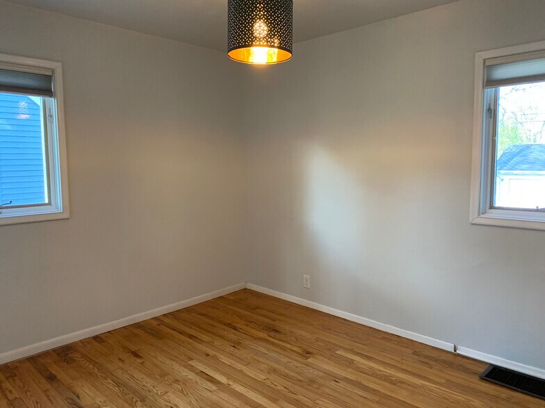 Building Photo - 2835 Edgewood Ave S