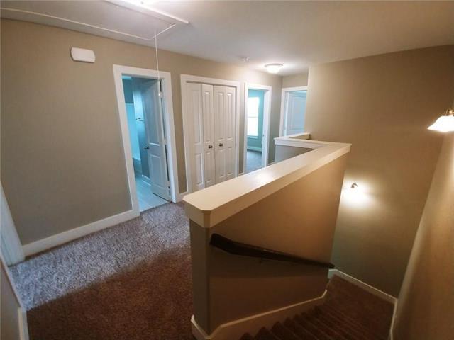 Building Photo - 300 Woodgrove Dr