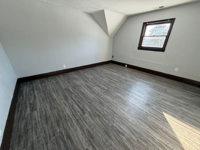 Building Photo - 4-2 Cronkhite-