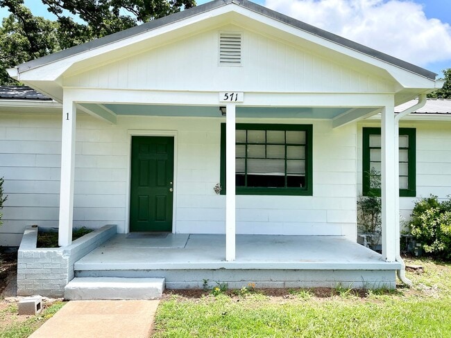 Primary Photo - 571 Whitehead Rd