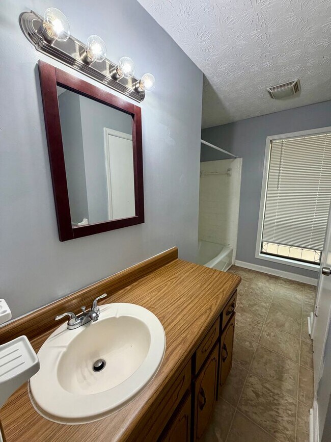 Building Photo - Beautiful 3-Bedroom, 2-Bath Ranch with Spacious Kitchen & Private Backyard