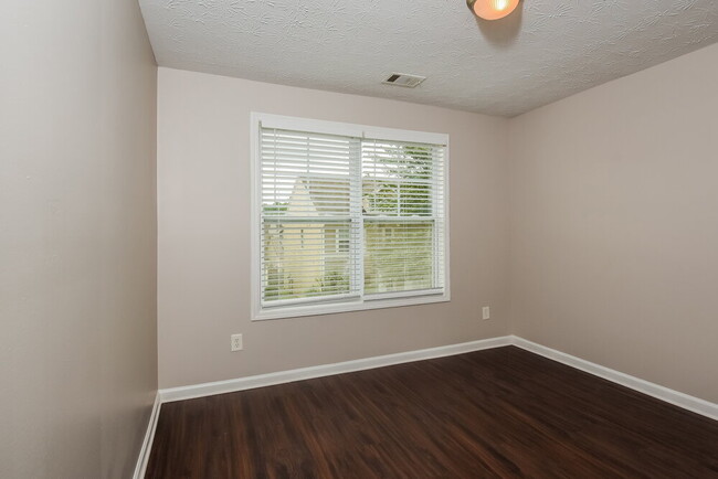 Building Photo - 701 Sweet Spice Way