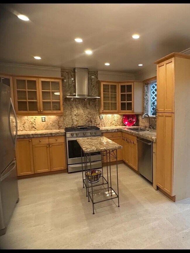 Building Photo - 101 Linden Ave