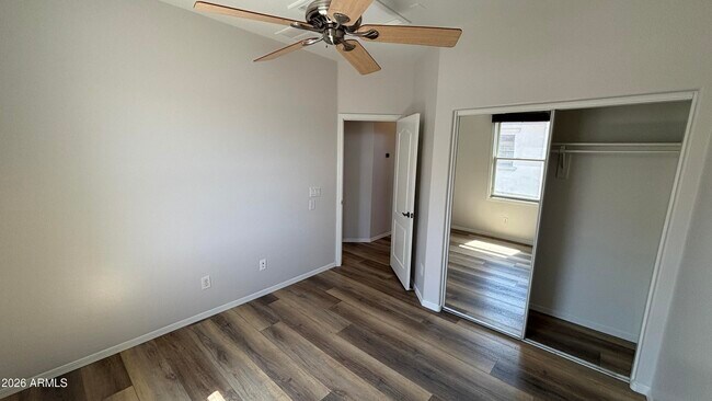 Building Photo - 2125 E Huntington Dr