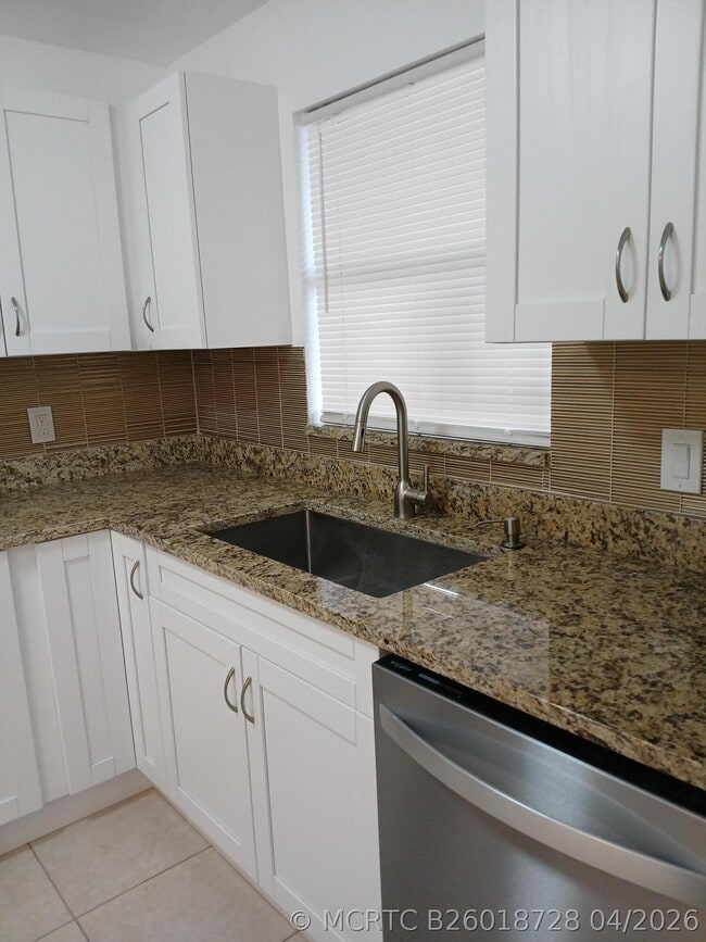 Building Photo - 4760 Lucerne Lakes Blvd W