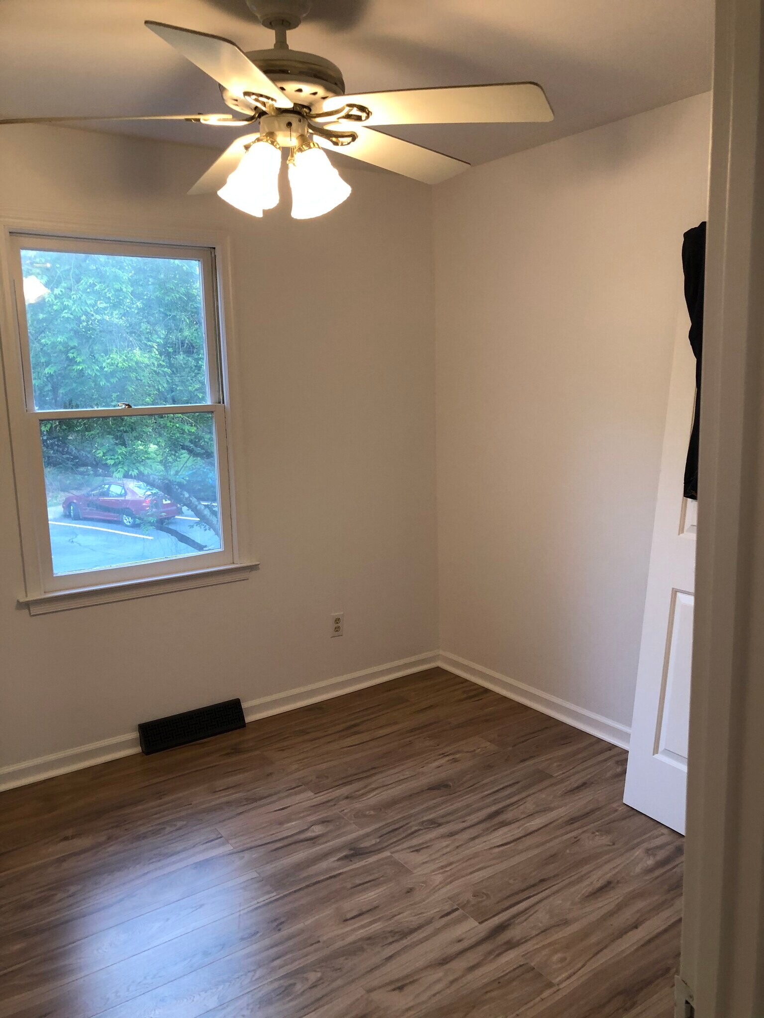 Building Photo - 1190 Pine Haven Ct