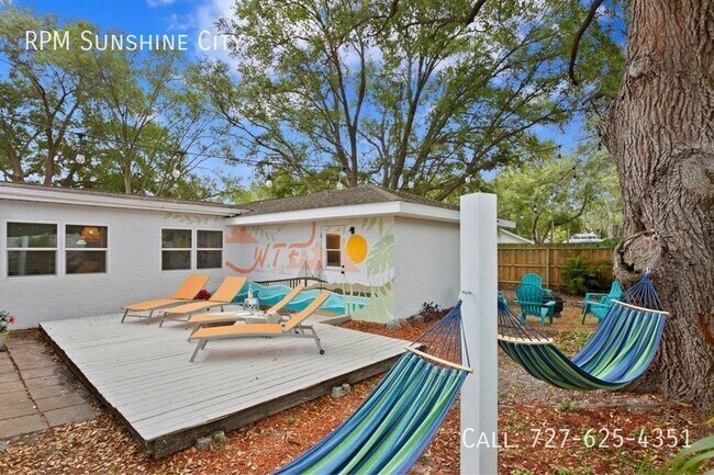 Building Photo - 11208 Duncan St