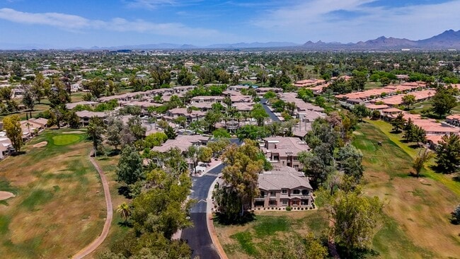 Building Photo - 11000 N 77th Pl