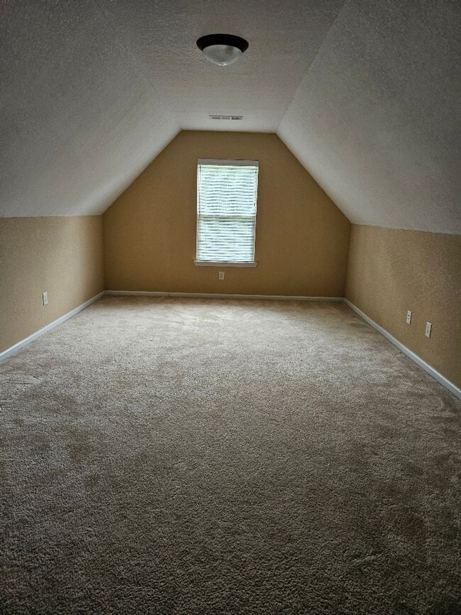 Building Photo - 4 Bedroom in Perrydise! Available to view ...