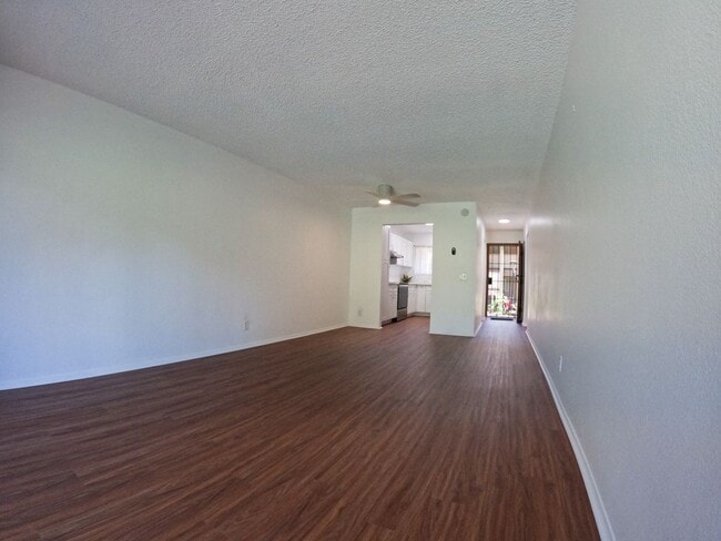 Building Photo - Waiau - 2 bedroom/2 bathroom townhouse with 1 assigned parking