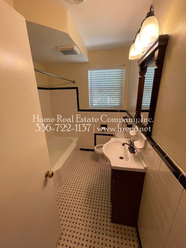 Building Photo - 116 S Marshall St