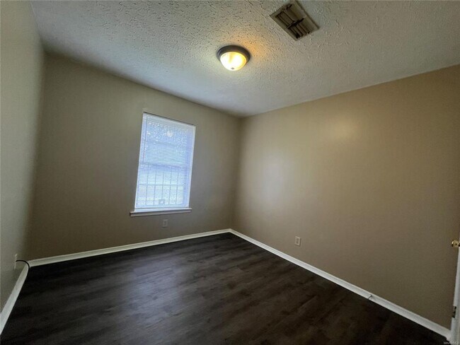 Building Photo - Spacious 4BR/2BA Home In Montgomery, AL