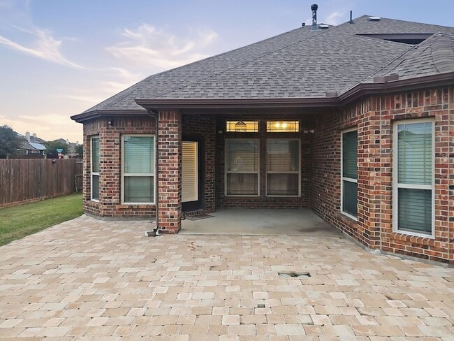 Building Photo - 5325 Center Hill Dr