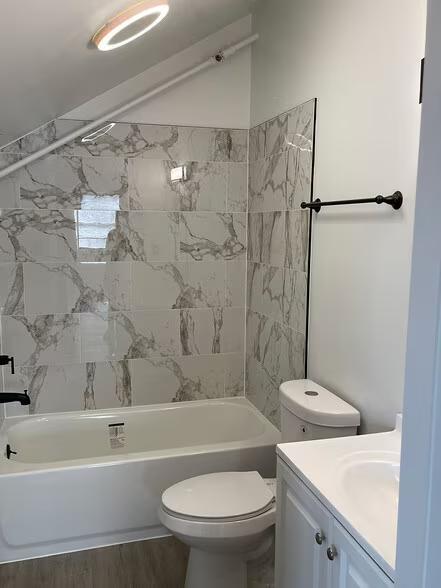 Building Photo - 555 Main St