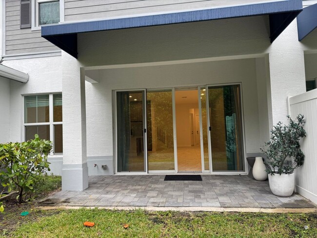 Building Photo - 11453 Pointe Midtown Dr