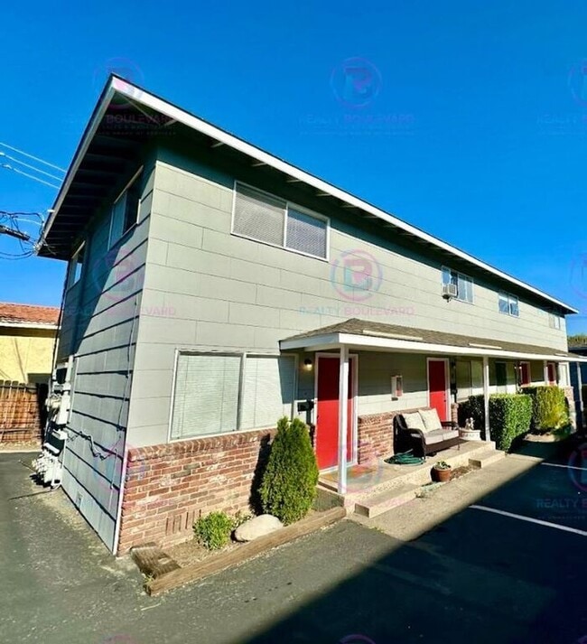 Building Photo - Delightful One-Bedroom + Office Near Idlew...