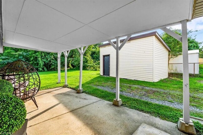 Building Photo - 1404 Denim Rd