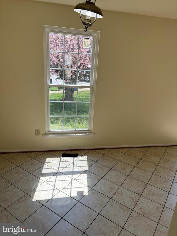 Building Photo - 3021 S Grove