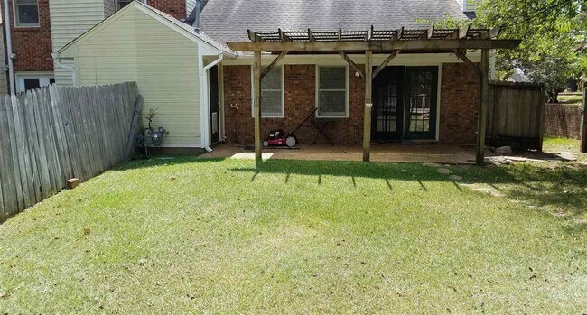 Building Photo - 122 Amberwood Dr