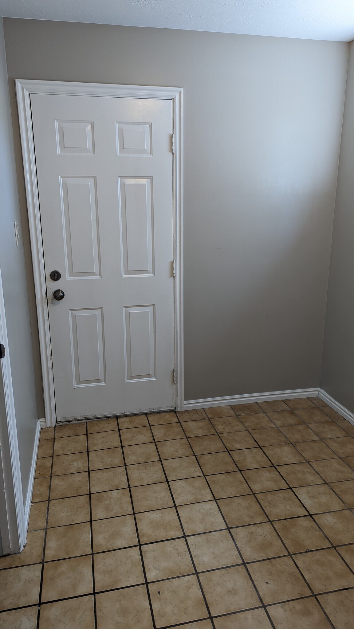 Building Photo - 3771 Orchard Ave