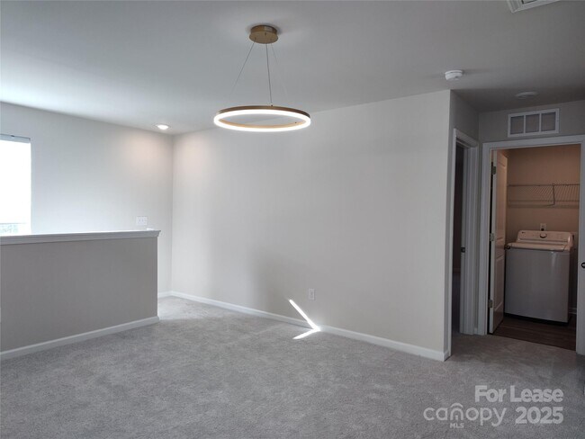 Building Photo - 3247 Crawford Ave