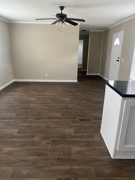 Building Photo - 750 Silent Valley Rd