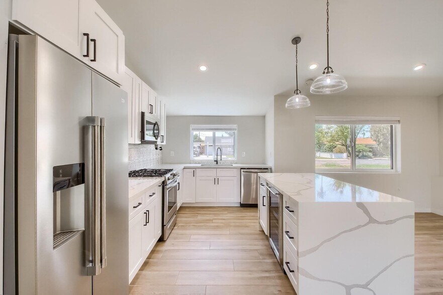 Building Photo - 1402 W Berridge Ln