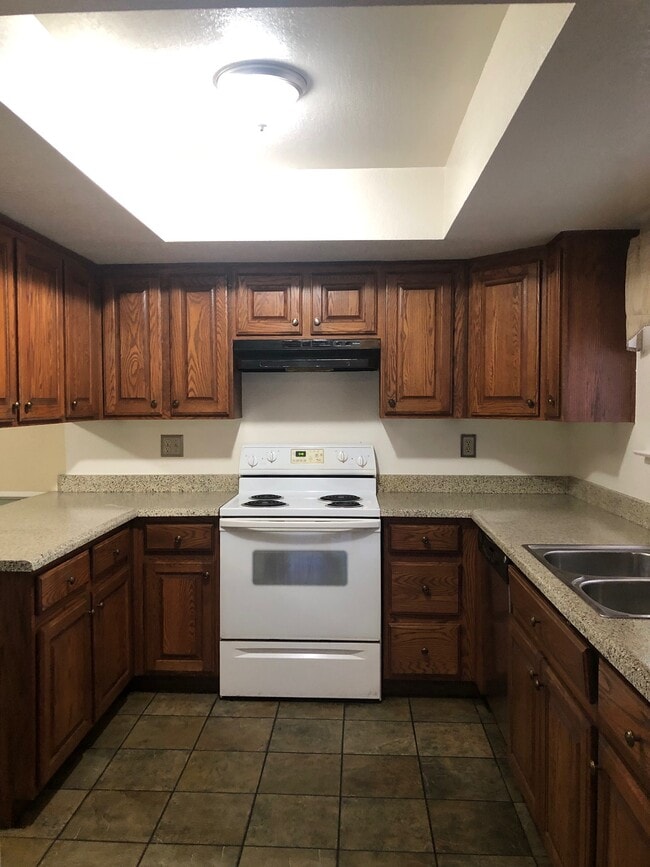 Building Photo - 823 Spyglass Ln