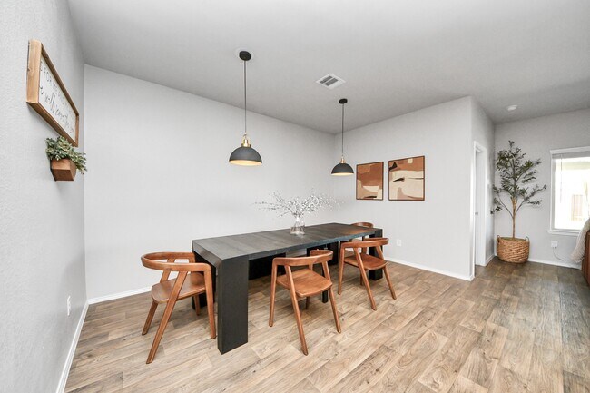 Building Photo - 4315 Nervesa Dr.