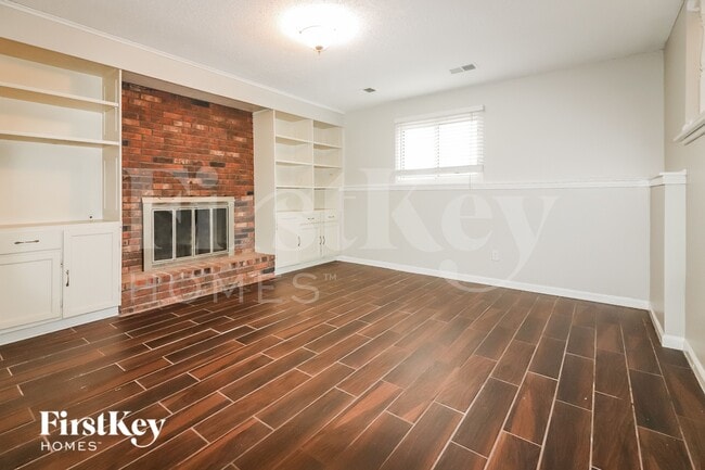 Building Photo - 11568 Earnshaw St