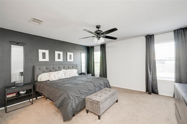 Building Photo - 148 Buttercup Way