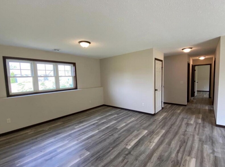 Building Photo - 2339 8th Ln SE